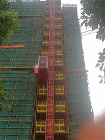 施工電梯